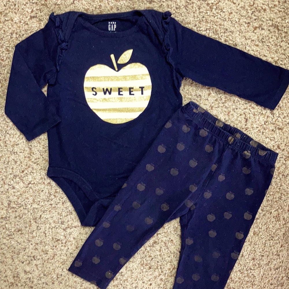 Gap baby set 12-18m bodysuit and pants
